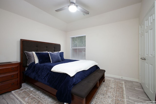 bedroom with ceiling fan