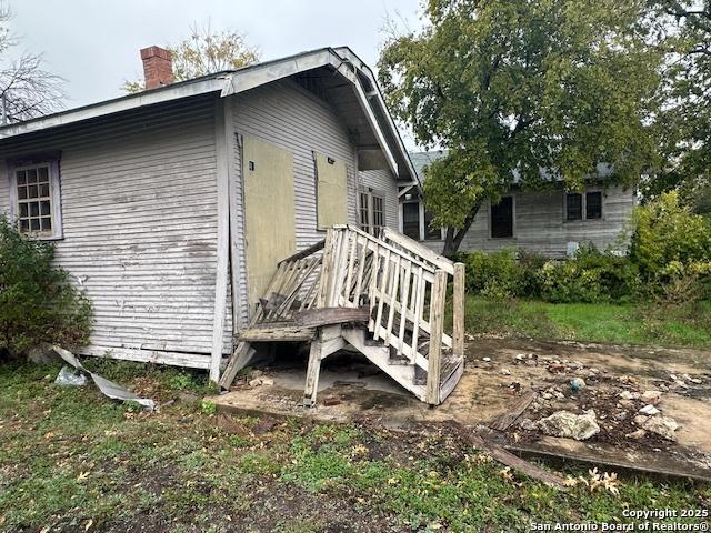 view of home's exterior