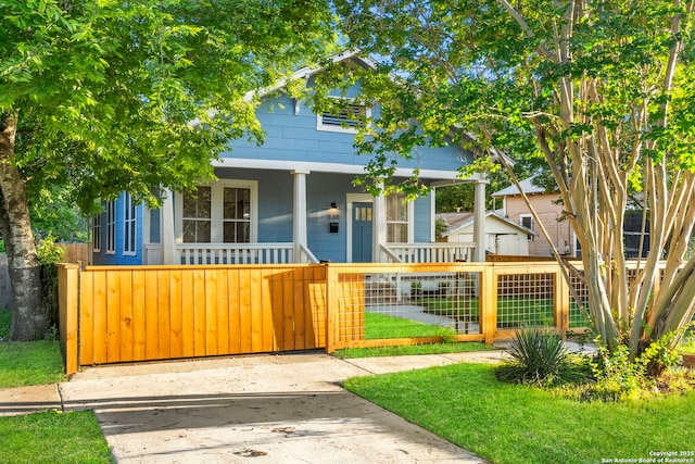 view of front of house featuring a porch