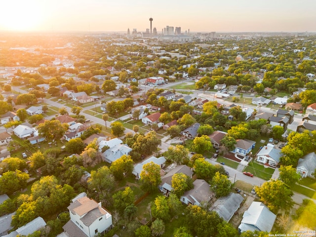 view of aerial view at dusk