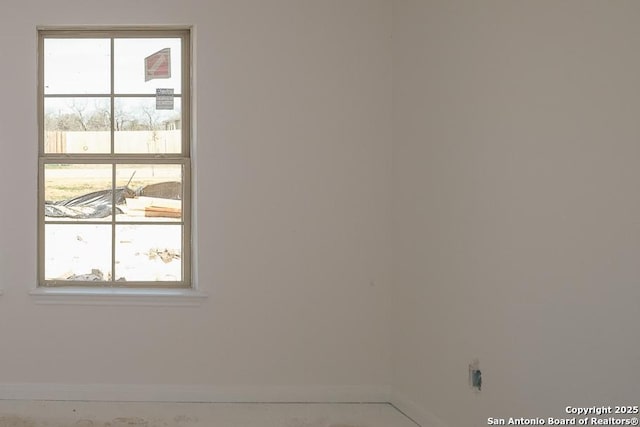 room details featuring baseboards