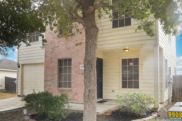 view of front facade featuring a garage