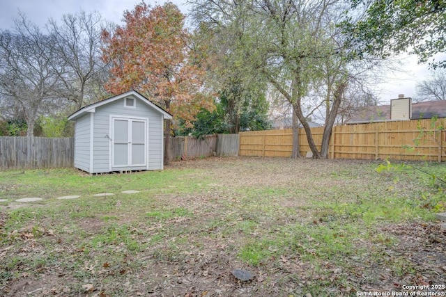 view of yard with a shed