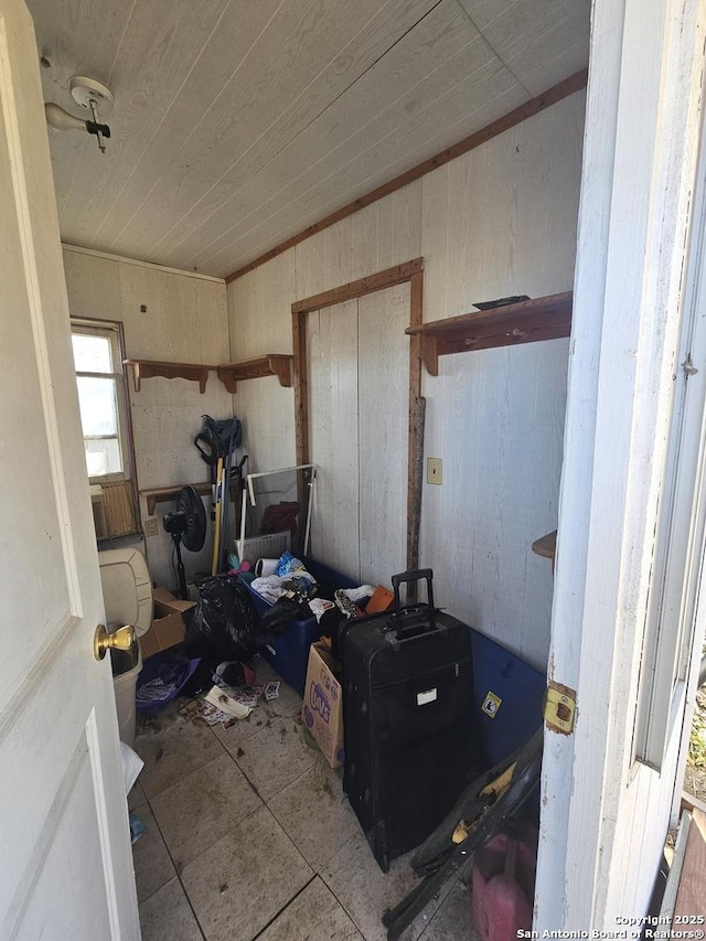 misc room featuring light tile patterned floors