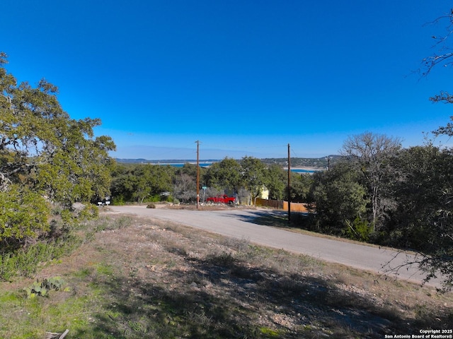 Listing photo 2 for 629 Hillclimb, Canyon Lake TX 78133