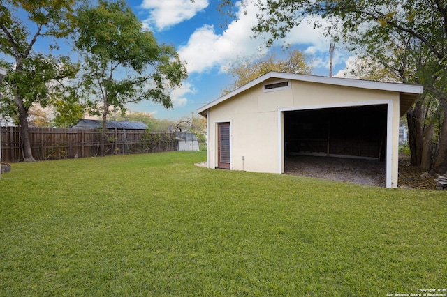 exterior space featuring a lawn