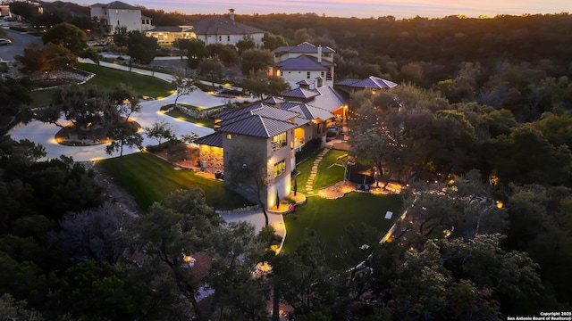 view of aerial view at dusk