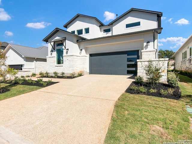 view of front of home with a front lawn