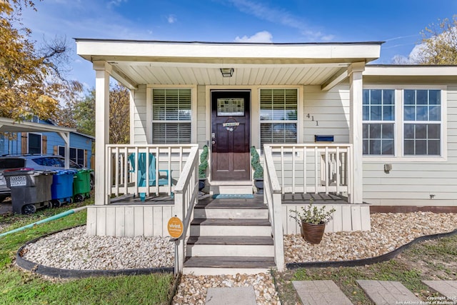 view of front of property featuring a porch