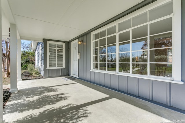 view of patio / terrace with covered porch