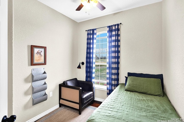 bedroom with ceiling fan