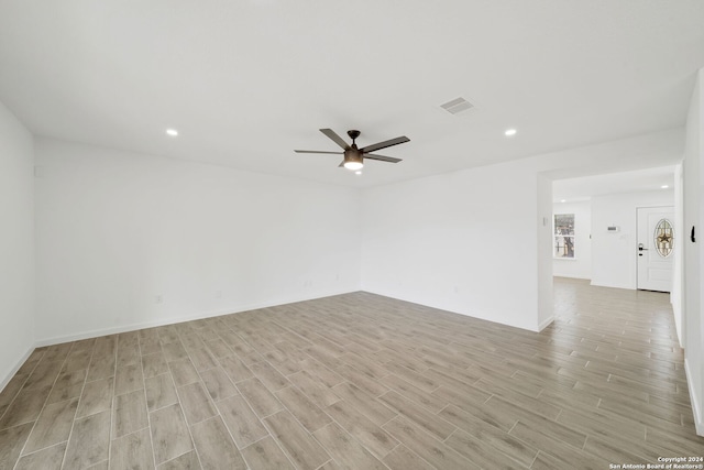 unfurnished room featuring ceiling fan