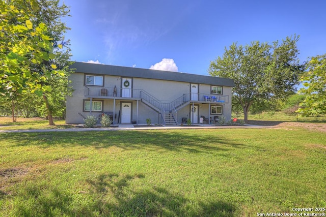 view of front of house with a front yard