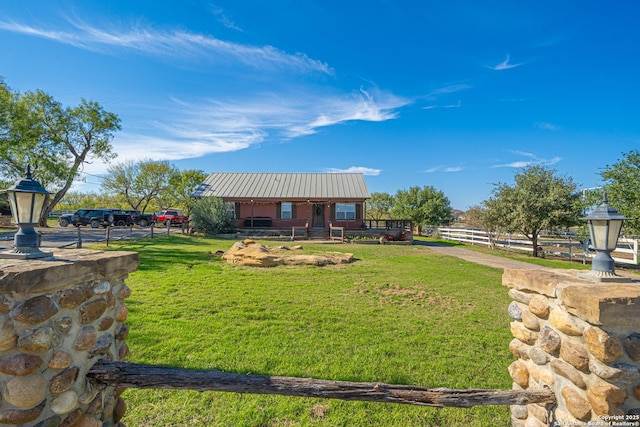 view of front of property with a front yard