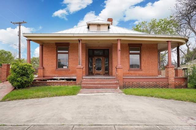 view of front of property with covered porch