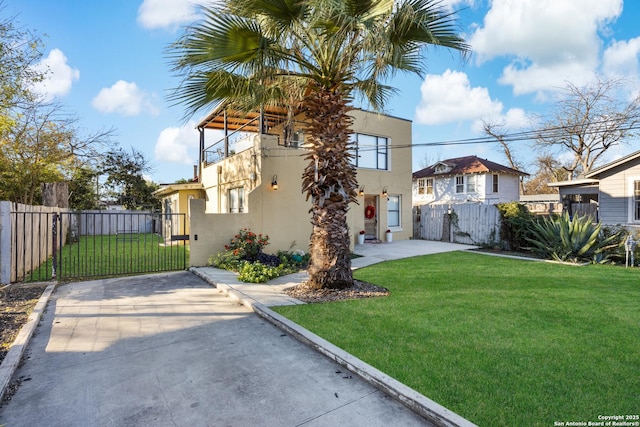 view of front of property with a front yard