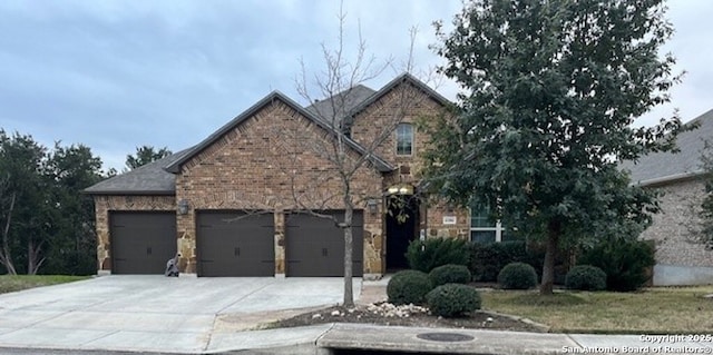 view of front facade featuring a garage