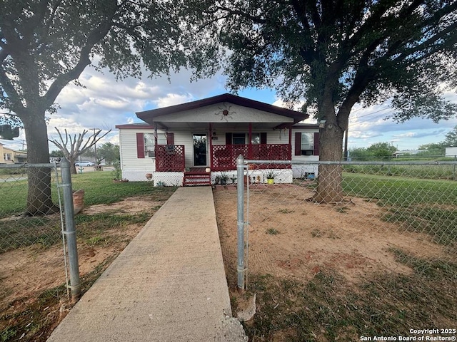 view of front of property featuring a porch