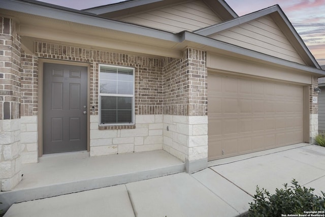 view of front of house featuring a garage