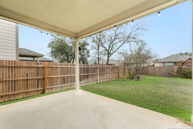 view of yard featuring a patio area