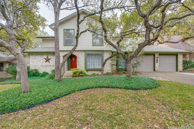 view of front of property with a front lawn