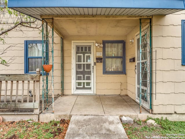 view of entrance to property