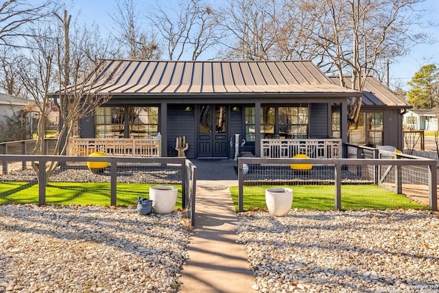 view of front of home featuring covered porch