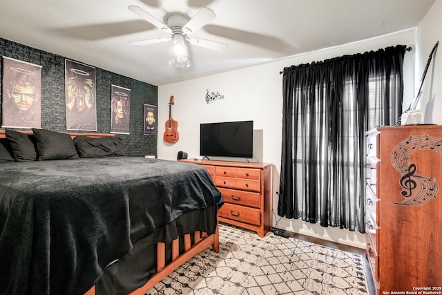 bedroom featuring ceiling fan