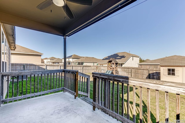 balcony with ceiling fan