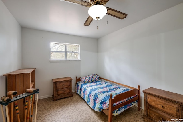 bedroom with ceiling fan