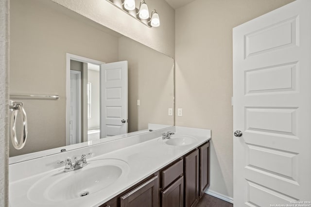 bathroom with vanity