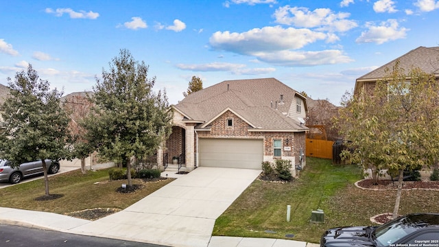 view of front of property with a front yard