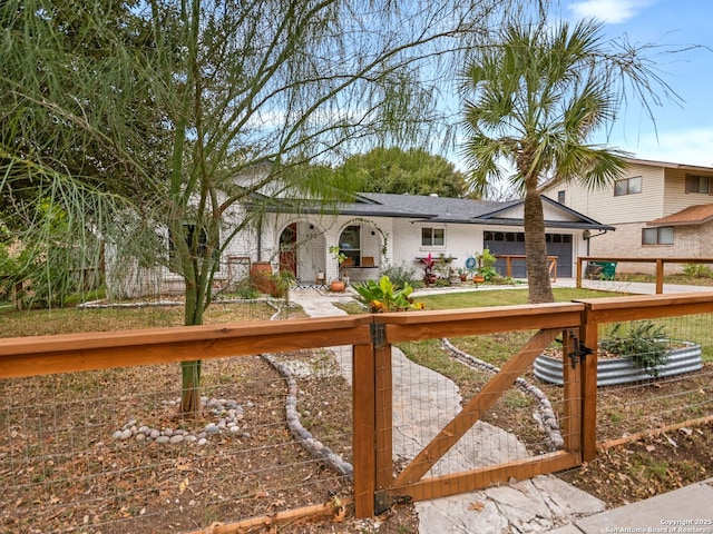 view of front facade featuring a garage