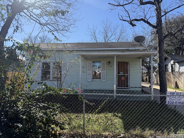 view of front facade with covered porch