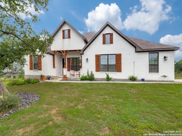 view of front of house with a front lawn