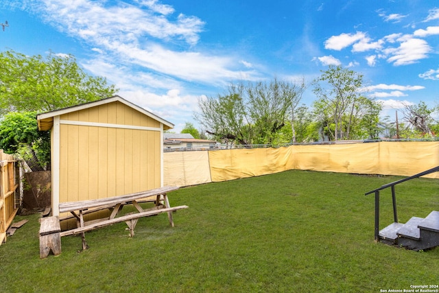 view of yard with a shed