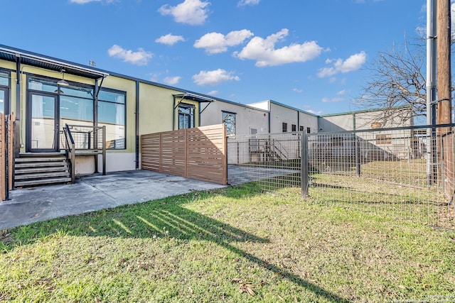 view of yard with a patio