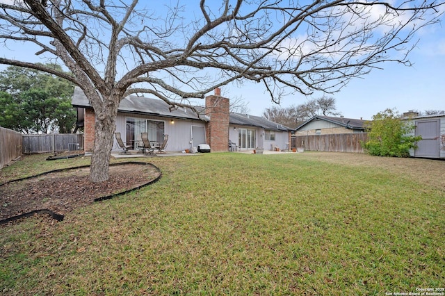 view of yard with a patio