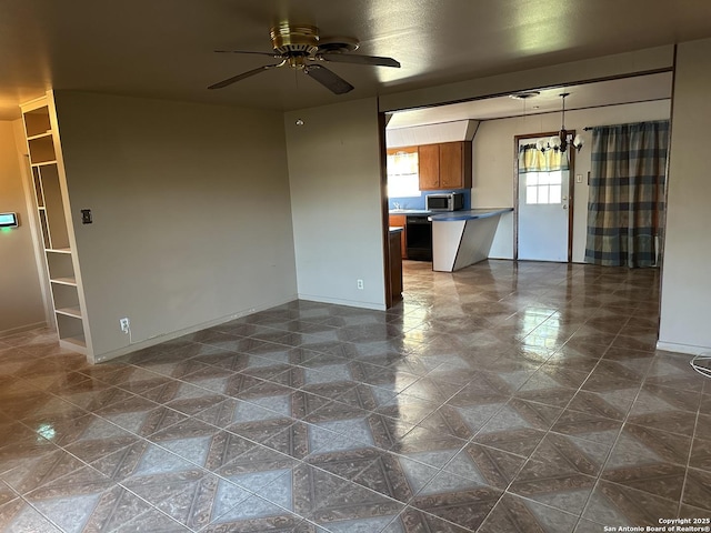 empty room with ceiling fan