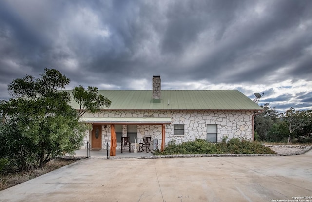 exterior space with a porch