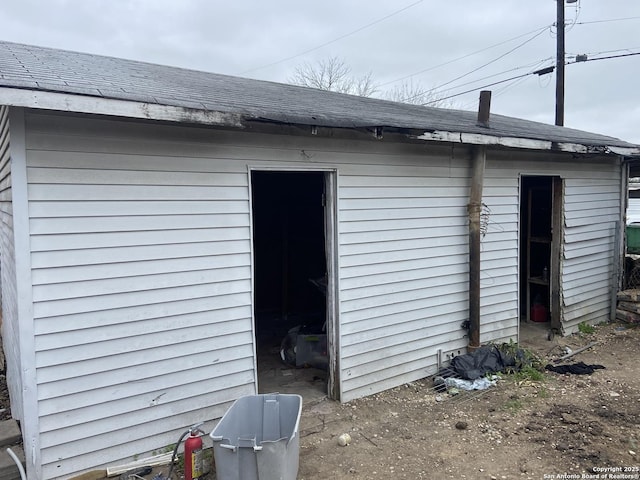 view of outbuilding