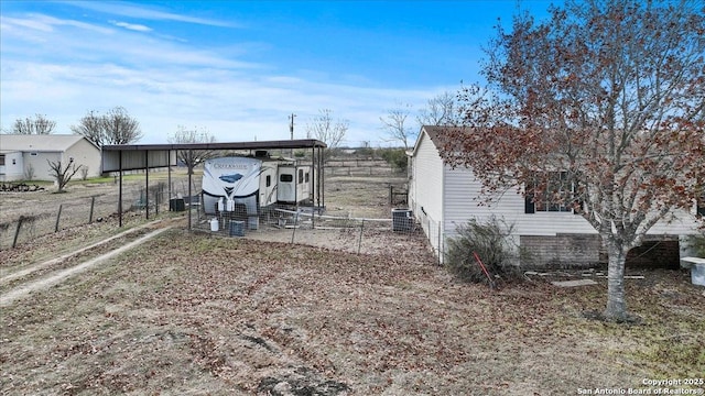 Listing photo 3 for 1228 Country Ln, Marion TX 78124