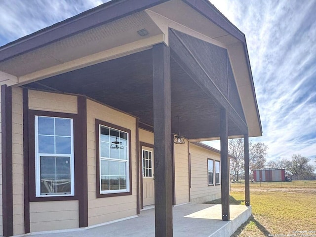 exterior space featuring a lawn