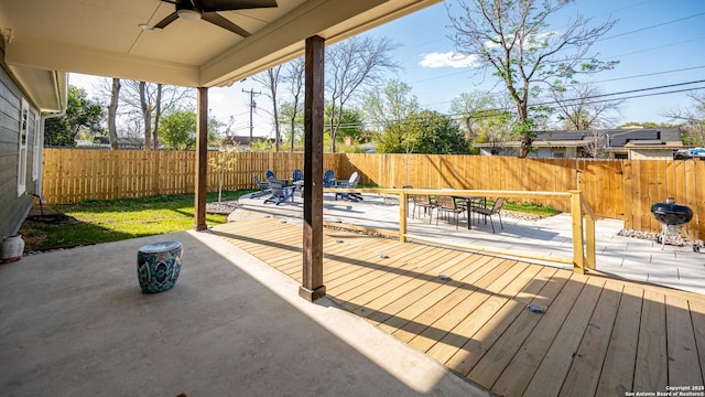 view of patio / terrace with ceiling fan