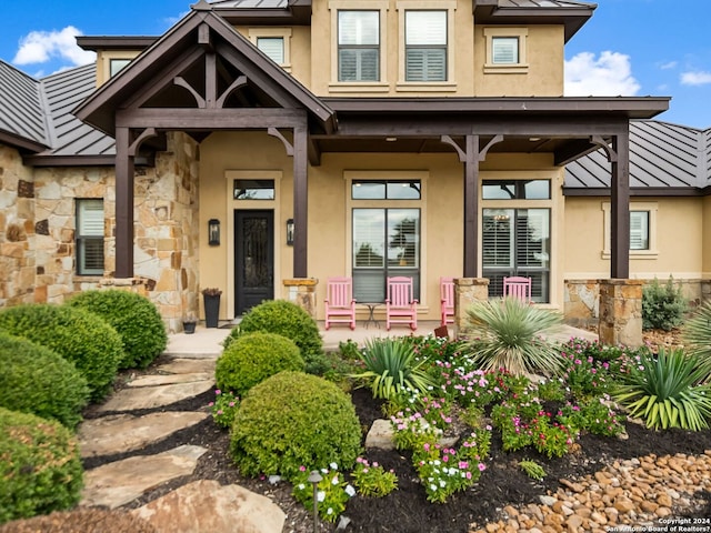 view of front of home featuring covered porch