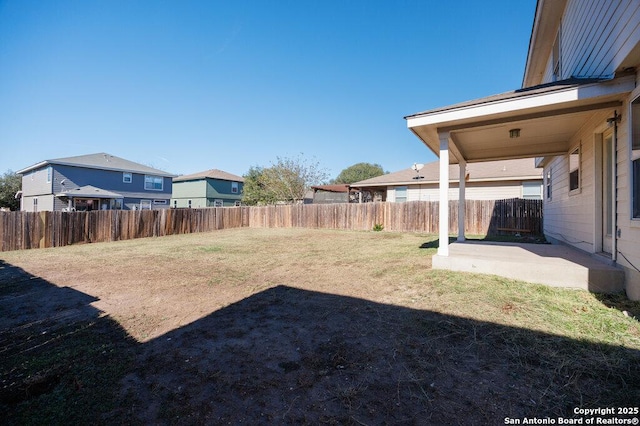 view of yard featuring a patio area