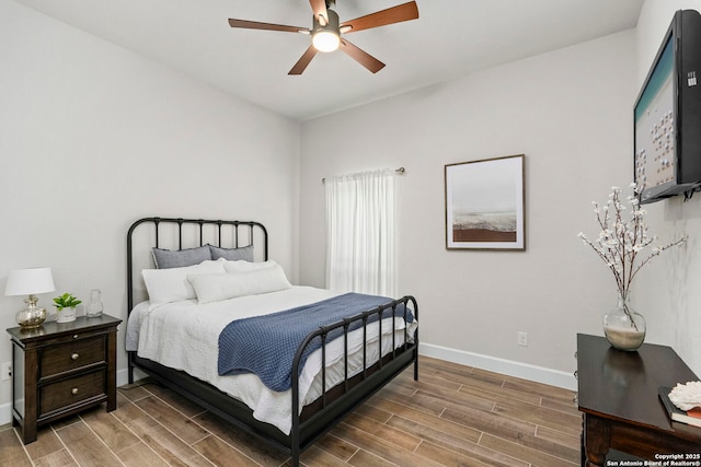 bedroom featuring ceiling fan