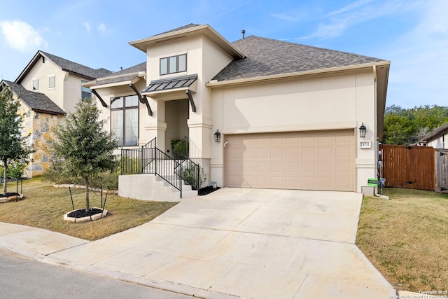 view of front of house featuring a front lawn