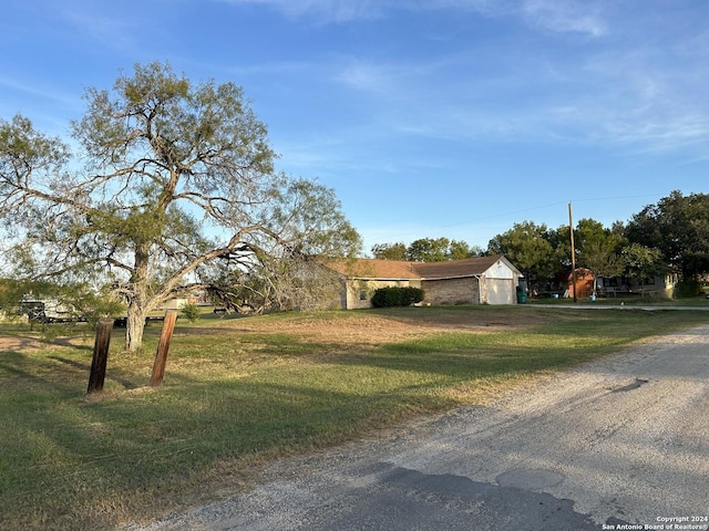 view of front of home with a front lawn