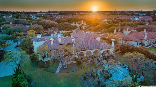 view of aerial view at dusk